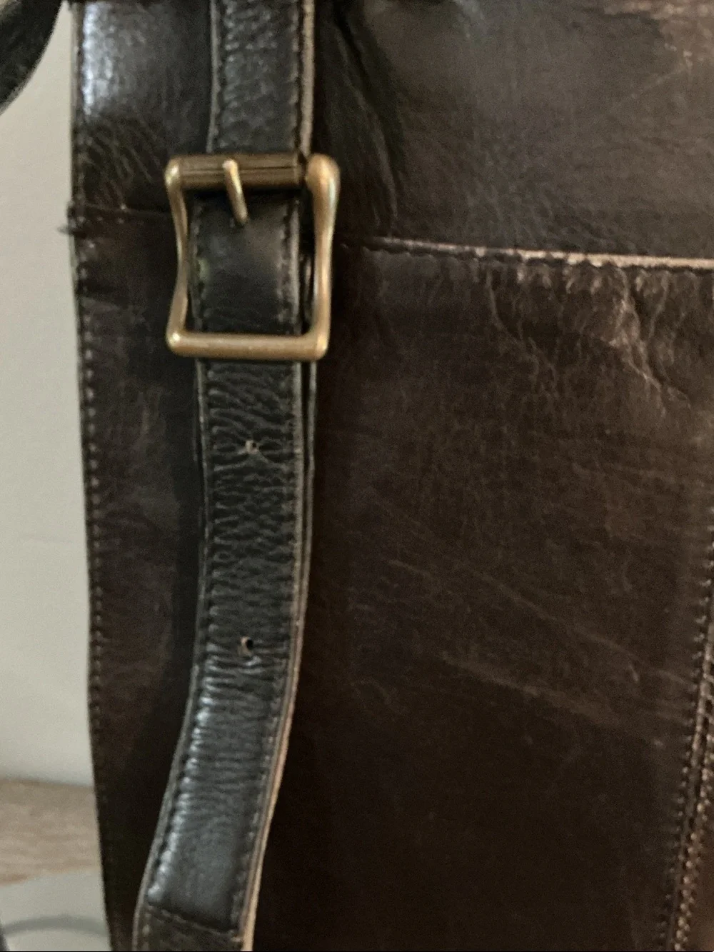 HOBO Vintage Dark Brown Leather Messenger Bag Front Flap Shoulder Backpack Carry
